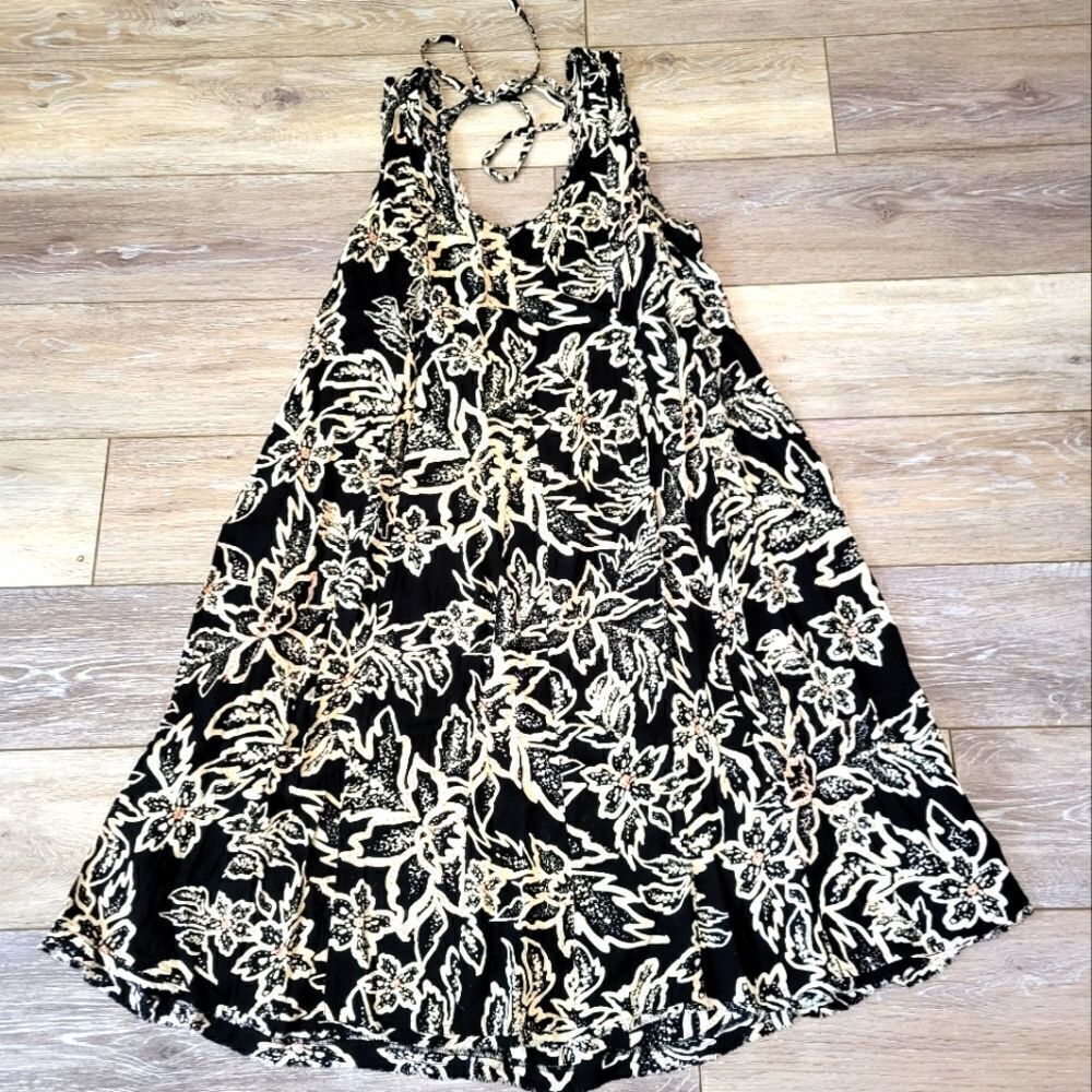 Motherhood sun dress swim cover up size large black with off white flowers